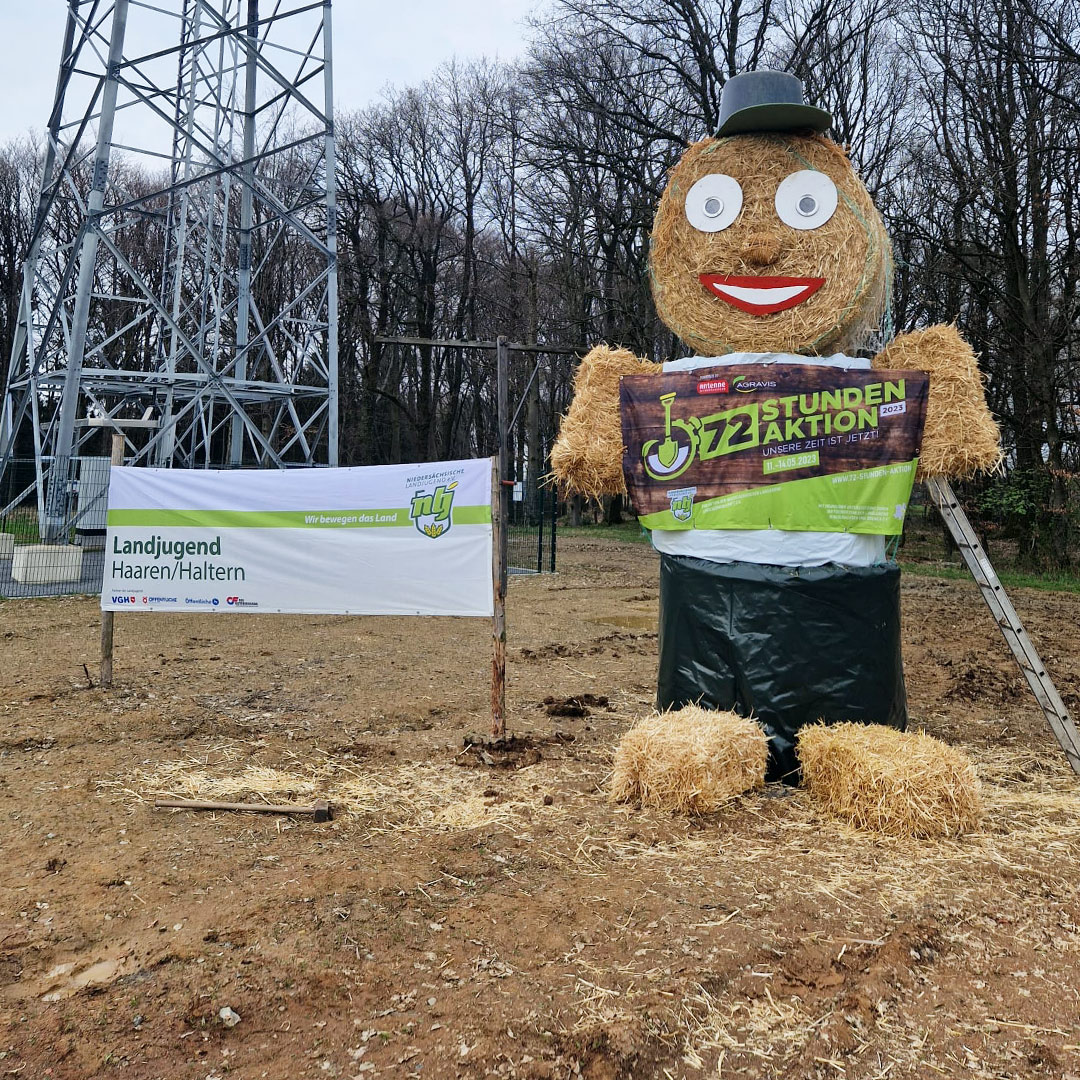 Strohpuppe für die 72h-Aktion