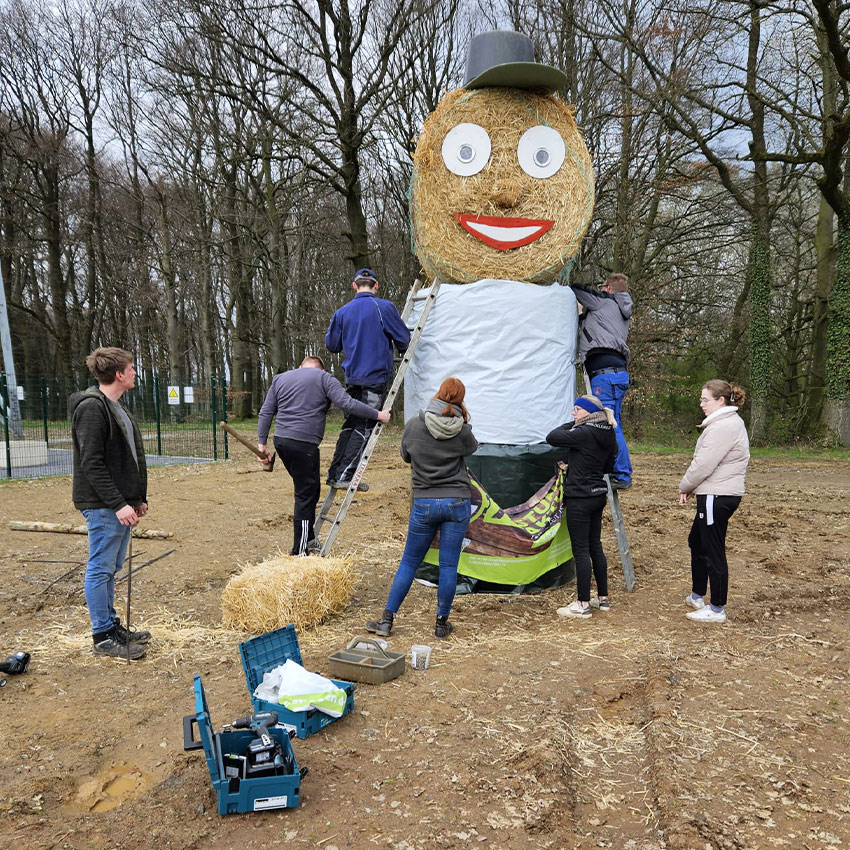 Strohpuppe 72h-Aktion